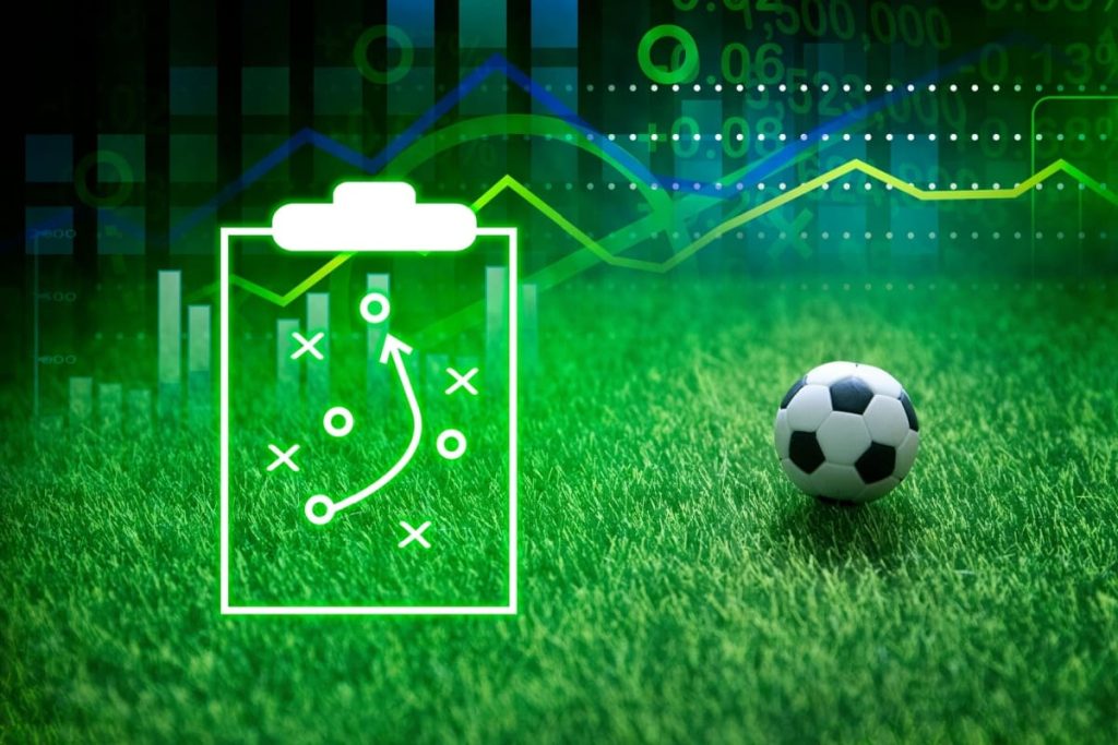 minge de fotbal pe un teren alaturi de diagrame si statistici